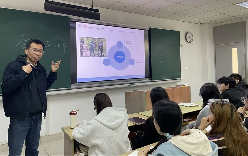 纺织与服装工程学院开展教学观摩...